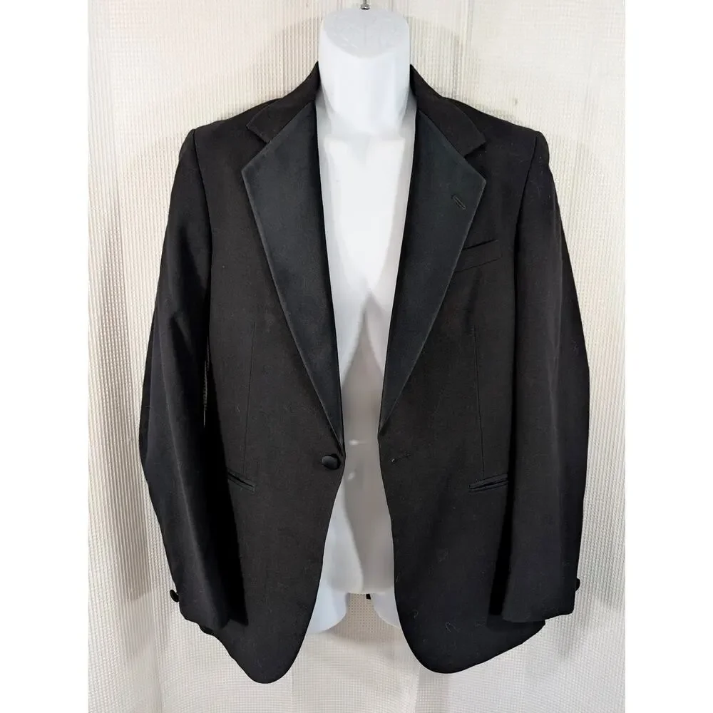 BARRY! LUXE BLACK SATIN LAPEL, ONE BUTTON FRONT TUXEDO JACKET! SIZE 38R